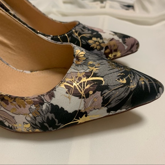 High Heels - Picture 3 of 7